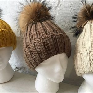 Real FUR Detachable POM Fleece lined hat